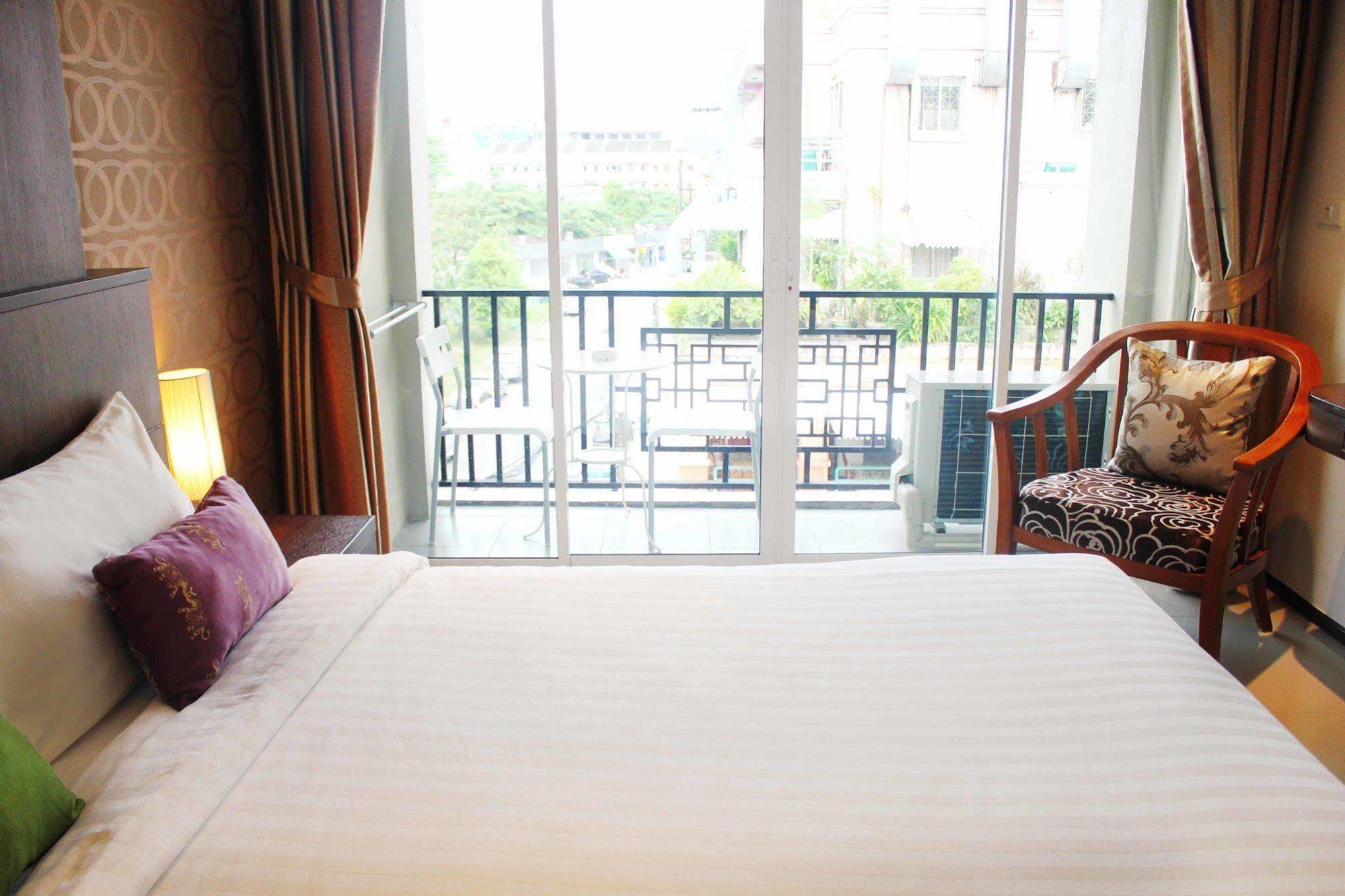 Lub Sbuy House Hotel - Sha Phuket Esterno foto